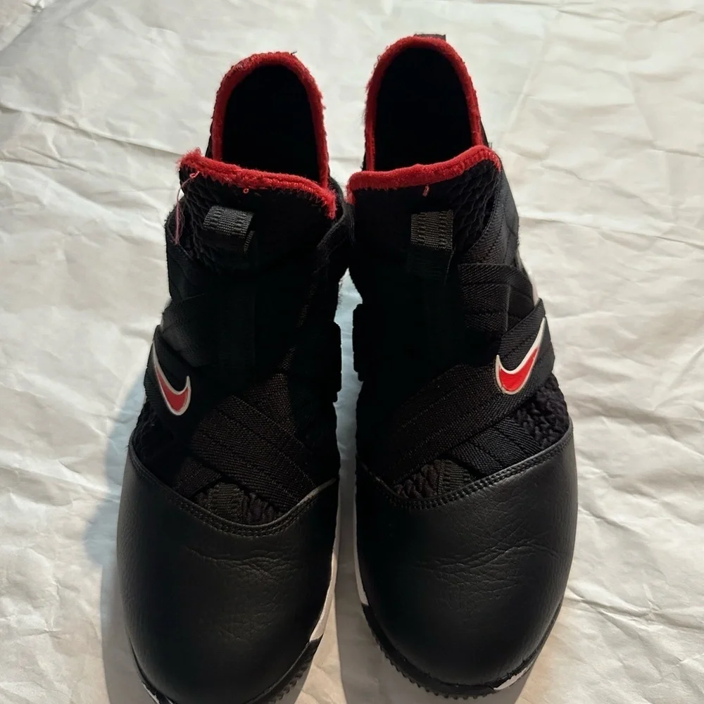Nike dynamic sneakers